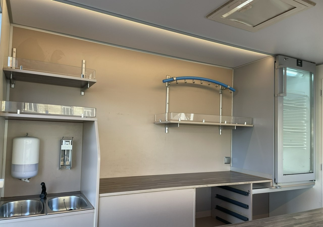 Renault Master Autosklep wędlin Gastronomiczny Food Truck Foodtruck Sklep Borco 201 - Торговый грузовик: фото 5 Renault Master Autosklep wędlin Gastronomiczny Food Truck Foodtruck Sklep Borco 201 - Торговый грузовик: фото 5