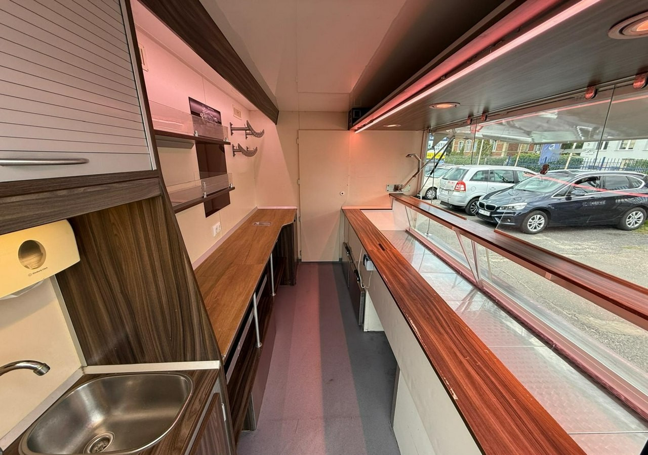 Renault Master Autosklep wędlin Gastronomiczny Food Truck Foodtruck Sklep Solar 20 - Торговый грузовик: фото 2 Renault Master Autosklep wędlin Gastronomiczny Food Truck Foodtruck Sklep Solar 20 - Торговый грузовик: фото 2