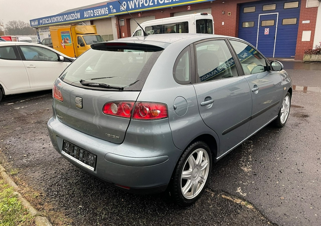 SEAT Ibiza IV 1,4 16V 75KM Sport Edition 1właściciel Klimatronik Alufelgi 2006 - Хэтчбек: фото 4 SEAT Ibiza IV 1,4 16V 75KM Sport Edition 1właściciel Klimatronik Alufelgi 2006 - Хэтчбек: фото 4