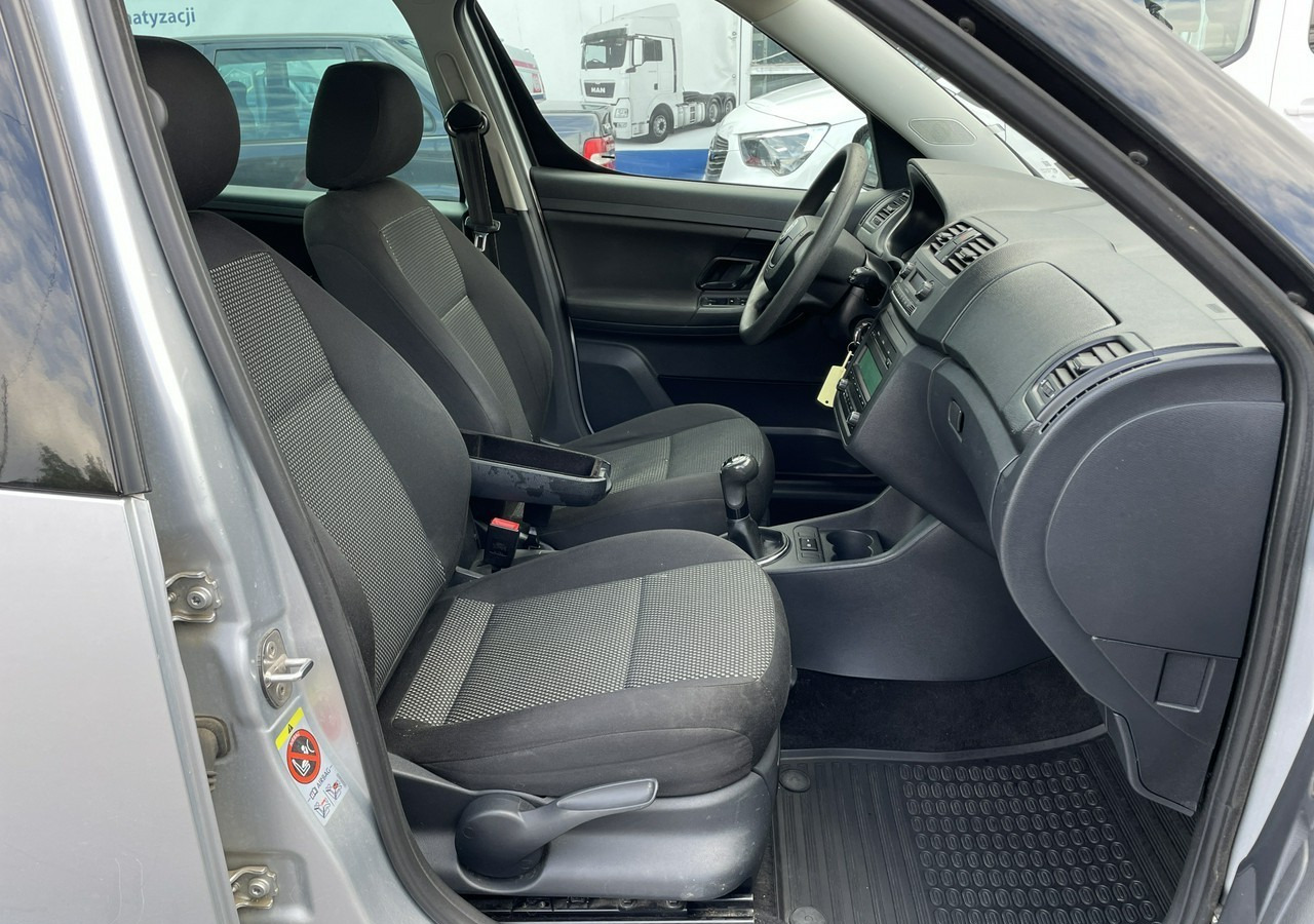 Легковой автомобиль Skoda Roomster I Roomster Scout 1.6-16V Klima 2012: фото 16