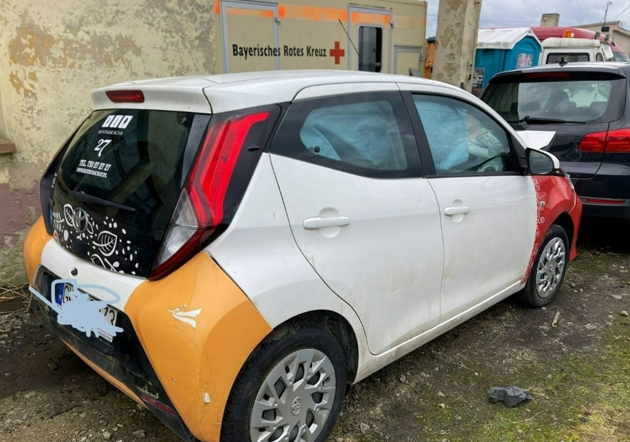 Toyota Aygo II Aygo 1.0-16V Klima Salon PL 2021 Bezyna + LPG - Хэтчбек: фото 2 Toyota Aygo II Aygo 1.0-16V Klima Salon PL 2021 Bezyna + LPG - Хэтчбек: фото 2