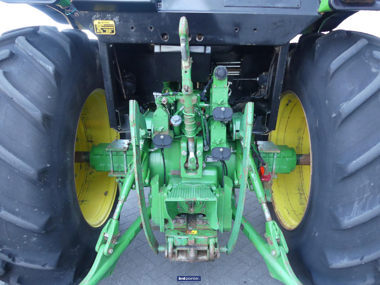 John-Deere 4255 4WD - Трактор: фото 5 John-Deere 4255 4WD - Трактор: фото 5