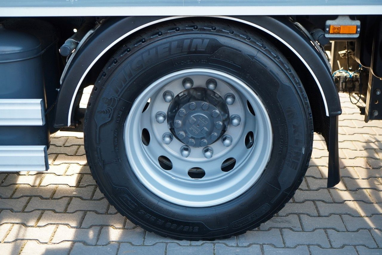 Грузовик с закрытым кузовом DAF CF 450 / ZESTAW TANDEM / KONTENER / 120 M3 / PR: фото 28 Грузовик с закрытым кузовом DAF CF 450 / ZESTAW TANDEM / KONTENER / 120 M3 / PR: фото 28