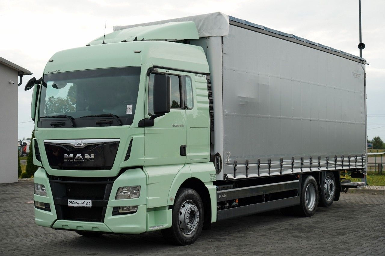 MAN TGX 26.440 / 6x2 / FIRANKA - 8,15 m / SOLÓWKA / MAN TGX 26.440 / 6x2 / FIRANKA - 8,15 m / SOLÓWKA / - Тентованный грузовик: фото 2 MAN TGX 26.440 / 6x2 / FIRANKA - 8,15 m / SOLÓWKA / MAN TGX 26.440 / 6x2 / FIRANKA - 8,15 m / SOLÓWKA / - Тентованный грузовик: фото 2