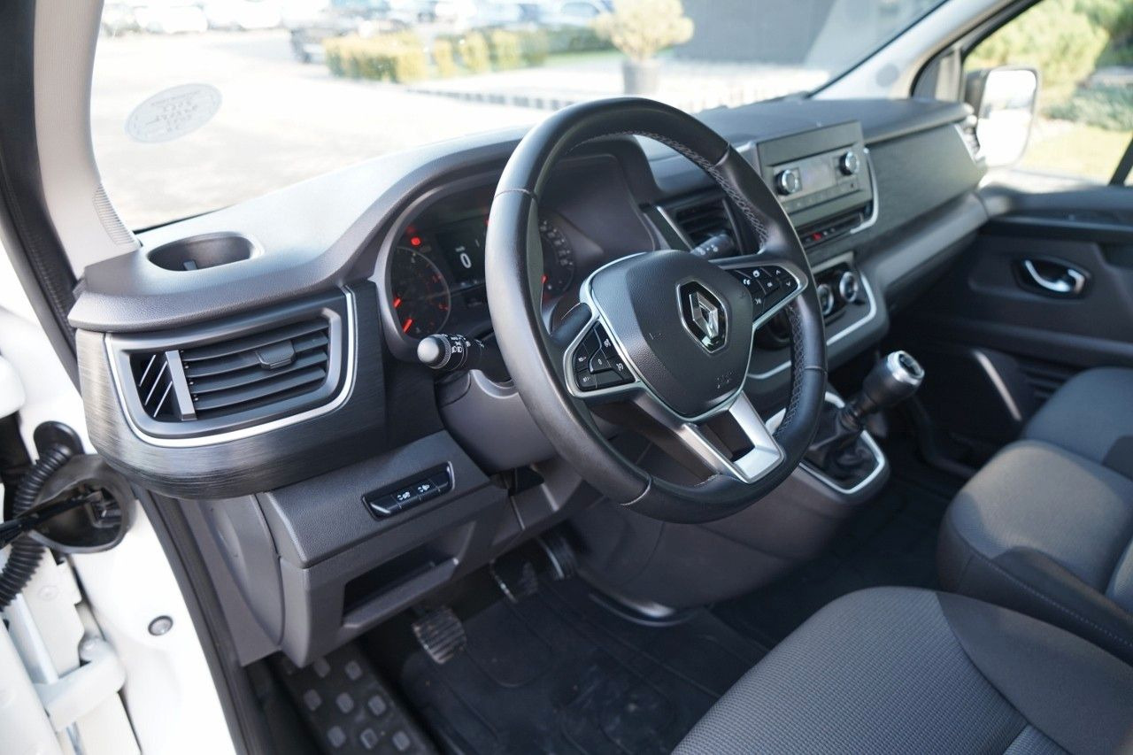 Renault TRAFIC III / BUS / 9 MIEJSC / 90 TYS KM / PIERWS в лизинг Renault TRAFIC III / BUS / 9 MIEJSC / 90 TYS KM / PIERWS: фото 23