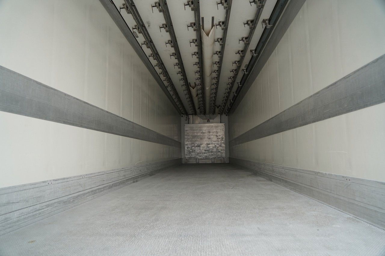 Полуприцеп-рефрижератор Schmitz Cargobull CHŁODNIA / THERMO KING  / HAKÓWKA / OŚ PODNOSZO: фото 15