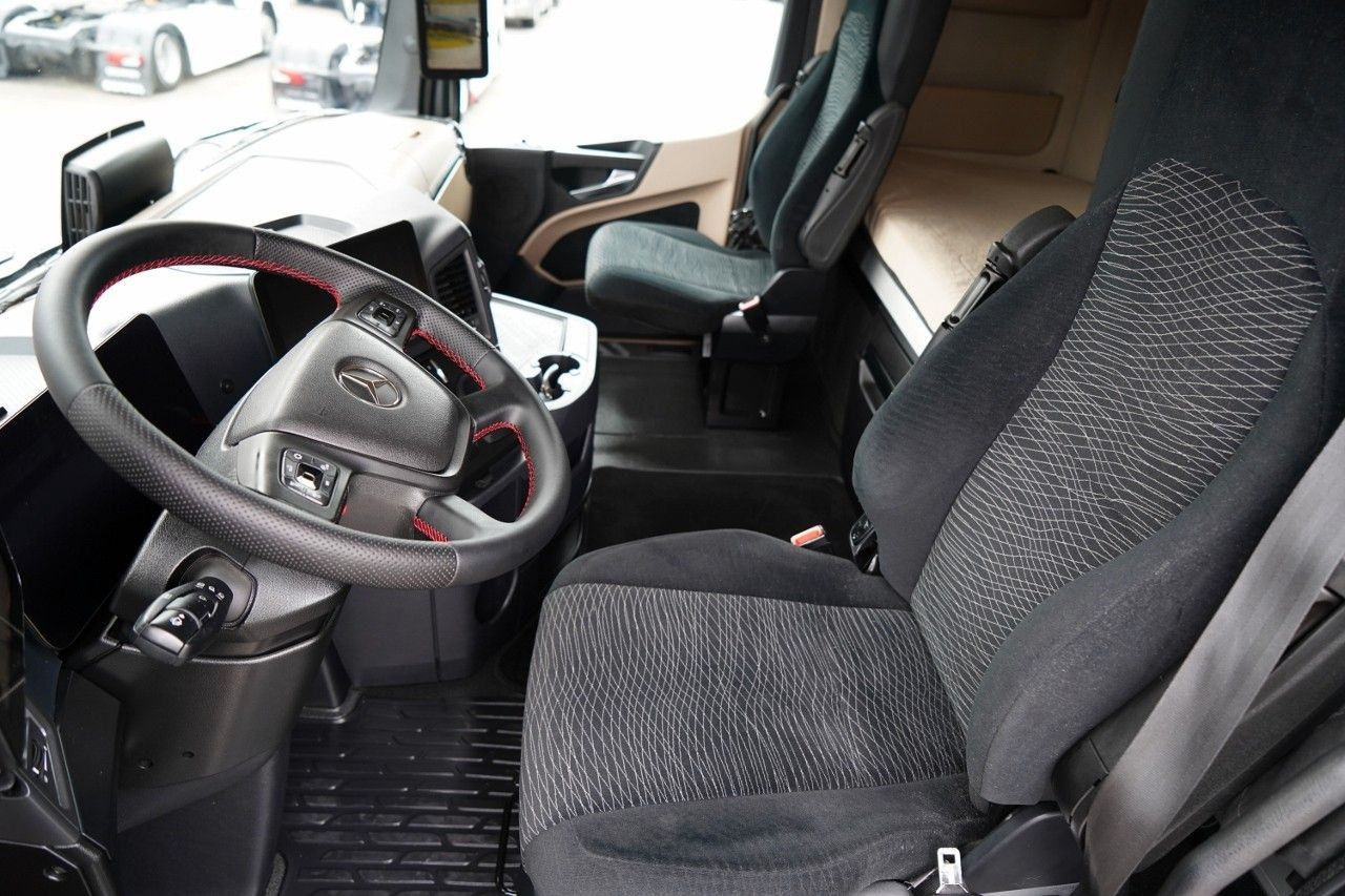 Тягач Mercedes-Benz ACTROS 1845 / MP5 / BIG SPACE / PO KONTRAKCIE SE: фото 13 Тягач Mercedes-Benz ACTROS 1845 / MP5 / BIG SPACE / PO KONTRAKCIE SE: фото 13