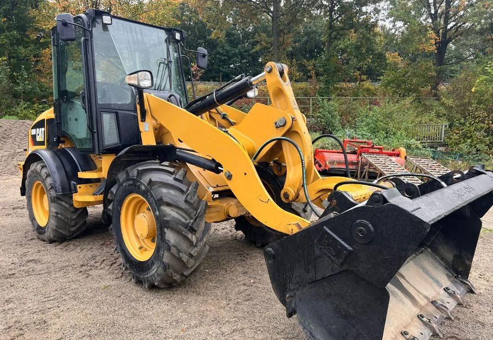 Caterpillar CAT 908M / SPROWADZONA / ŁYŻKA SZCZĘKA + WIDŁY / / 2017R / W ORGINALE / Z NIEMIEC / 1 WŁAŚCICIEL/ - Колёсный погрузчик: фото 2 Caterpillar CAT 908M / SPROWADZONA / ŁYŻKA SZCZĘKA + WIDŁY / / 2017R / W ORGINALE / Z NIEMIEC / 1 WŁAŚCICIEL/ - Колёсный погрузчик: фото 2