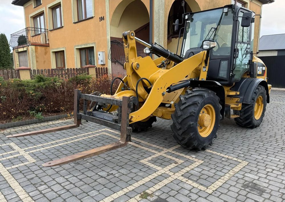 Caterpillar CAT 908M / SPROWADZONA / ŁYŻKA SZCZĘKA + WIDŁY / / 2017R / W ORGINALE / Z NIEMIEC / 1 WŁAŚCICIEL/ - Колёсный погрузчик: фото 4 Caterpillar CAT 908M / SPROWADZONA / ŁYŻKA SZCZĘKA + WIDŁY / / 2017R / W ORGINALE / Z NIEMIEC / 1 WŁAŚCICIEL/ - Колёсный погрузчик: фото 4