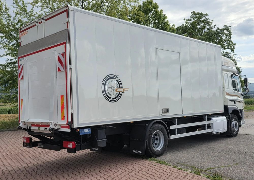 DAF CF 330 / 10.2017 / KONTENER MEBLOWY / IZOTERMA / WINDA / 18 PALET / E6 / NISKI PRZEBIEG / Z NIEMIEC / JAK NOWY / DUŻY SILNIK 10 837cm3// - Грузовик с закрытым кузовом: фото 4 DAF CF 330 / 10.2017 / KONTENER MEBLOWY / IZOTERMA / WINDA / 18 PALET / E6 / NISKI PRZEBIEG / Z NIEMIEC / JAK NOWY / DUŻY SILNIK 10 837cm3// - Грузовик с закрытым кузовом: фото 4