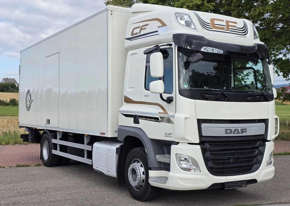 DAF CF 330/10.2017/KONTENER MEBLOWY/IZOTERMA/WINDA/18 PALET/E6/NISKI PRZEBIEG/Z NIEMIEC/JAK NOWY/DUŻY SILNIK 10 837cm3// - Грузовик с закрытым кузовом: фото 1 DAF CF 330/10.2017/KONTENER MEBLOWY/IZOTERMA/WINDA/18 PALET/E6/NISKI PRZEBIEG/Z NIEMIEC/JAK NOWY/DUŻY SILNIK 10 837cm3// - Грузовик с закрытым кузовом: фото 1