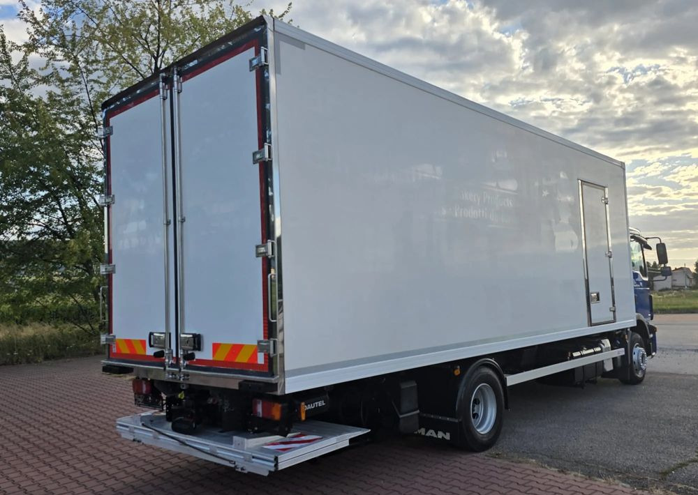 MAN TGM 15.250 / CHŁODNIA / WINDA / 2018 ROK / 230 TYŚ KM / AUTOMAT / SPROWADZONY / E6 / 18 EUROPALET/ - Рефрижератор: фото 5 MAN TGM 15.250 / CHŁODNIA / WINDA / 2018 ROK / 230 TYŚ KM / AUTOMAT / SPROWADZONY / E6 / 18 EUROPALET/ - Рефрижератор: фото 5
