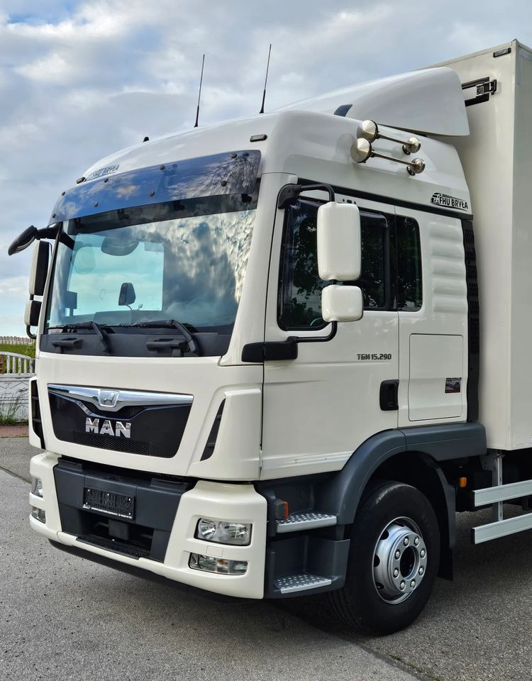MAN TGM 15.290/IZOTERMA/WINDA/CHŁODNIA/KONTENER/17PALET/E6/OGRZEWANA IZOTERMA/SPROWADZONY/AUTOMAT/SYPIALKA/PIERWSZY WŁAŚCICIEL - Рефрижератор: фото 3 MAN TGM 15.290/IZOTERMA/WINDA/CHŁODNIA/KONTENER/17PALET/E6/OGRZEWANA IZOTERMA/SPROWADZONY/AUTOMAT/SYPIALKA/PIERWSZY WŁAŚCICIEL - Рефрижератор: фото 3
