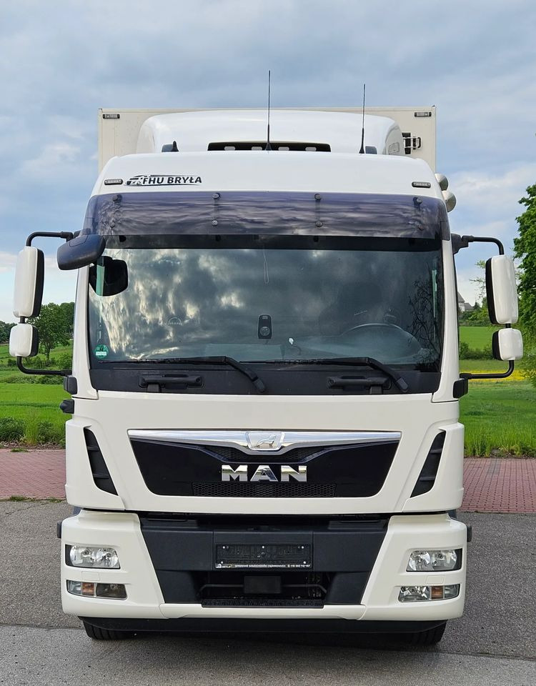 MAN TGM 15.290/IZOTERMA/WINDA/CHŁODNIA/KONTENER/17PALET/E6/OGRZEWANA IZOTERMA/SPROWADZONY/AUTOMAT/SYPIALKA/PIERWSZY WŁAŚCICIEL - Рефрижератор: фото 5 MAN TGM 15.290/IZOTERMA/WINDA/CHŁODNIA/KONTENER/17PALET/E6/OGRZEWANA IZOTERMA/SPROWADZONY/AUTOMAT/SYPIALKA/PIERWSZY WŁAŚCICIEL - Рефрижератор: фото 5