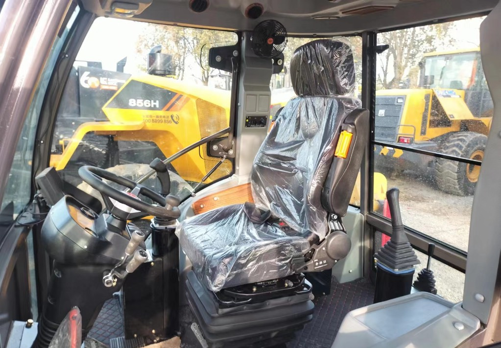 CAT 420 F Caterpillar 420F backhoe loader - Экскаватор-погрузчик: фото 4 CAT 420 F Caterpillar 420F backhoe loader - Экскаватор-погрузчик: фото 4