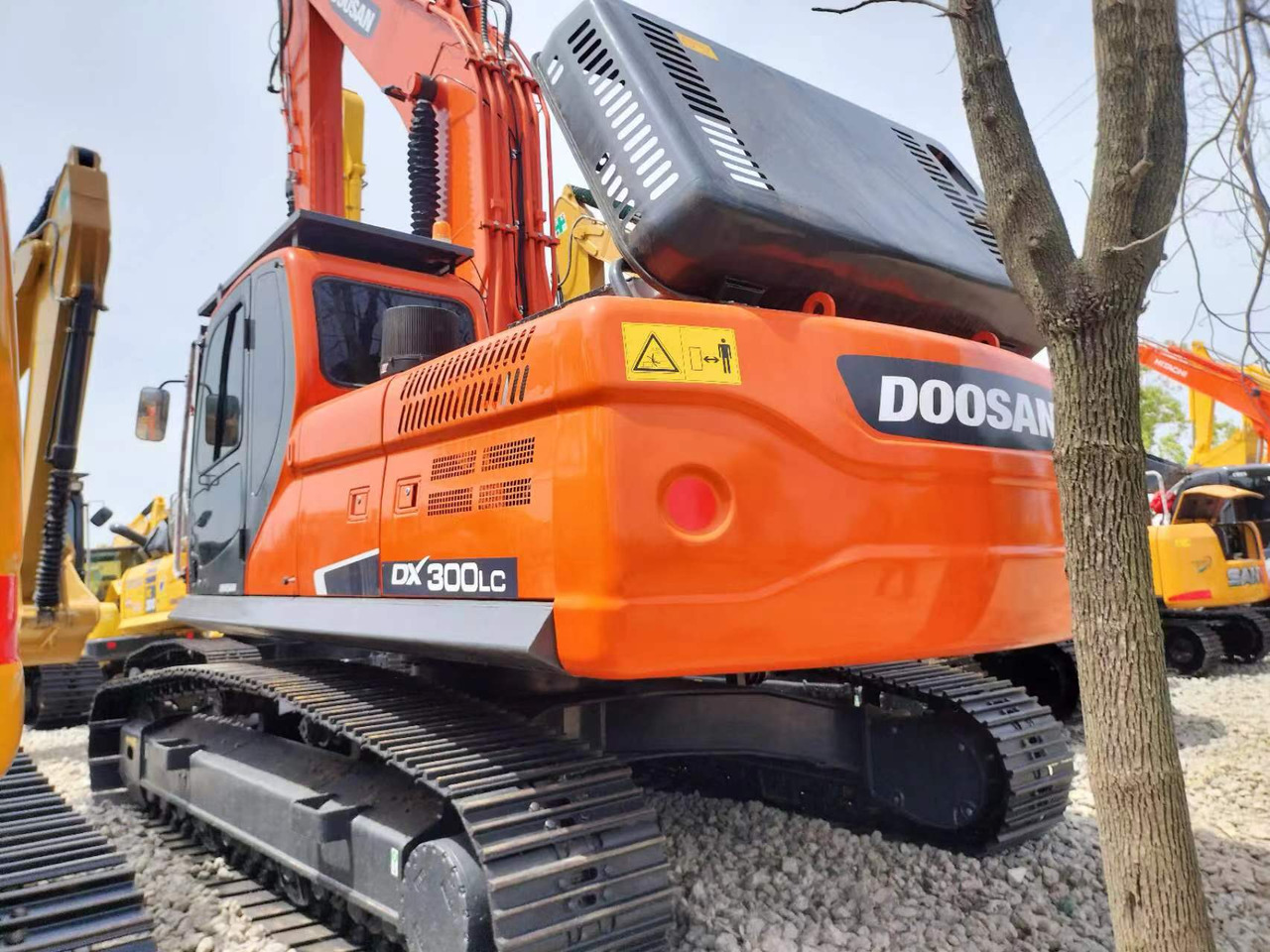 Doosan DX 300 Korea imports doosan DX300 - Гусеничный экскаватор: фото 1 Doosan DX 300 Korea imports doosan DX300 - Гусеничный экскаватор: фото 1