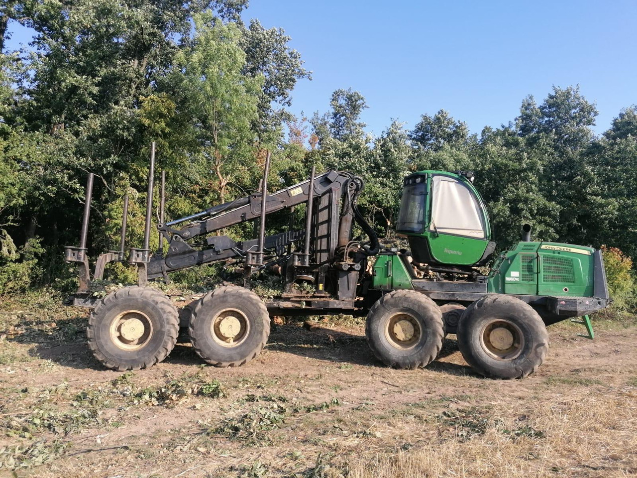 JOHN DEERE 1910E - Форвардер: фото 1 JOHN DEERE 1910E - Форвардер: фото 1