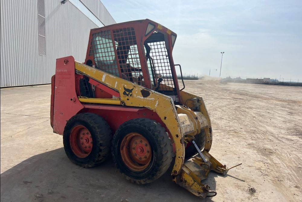 Bobcat 753 - Мини-погрузчик с бортовым поворотом: фото 4 Bobcat 753 - Мини-погрузчик с бортовым поворотом: фото 4