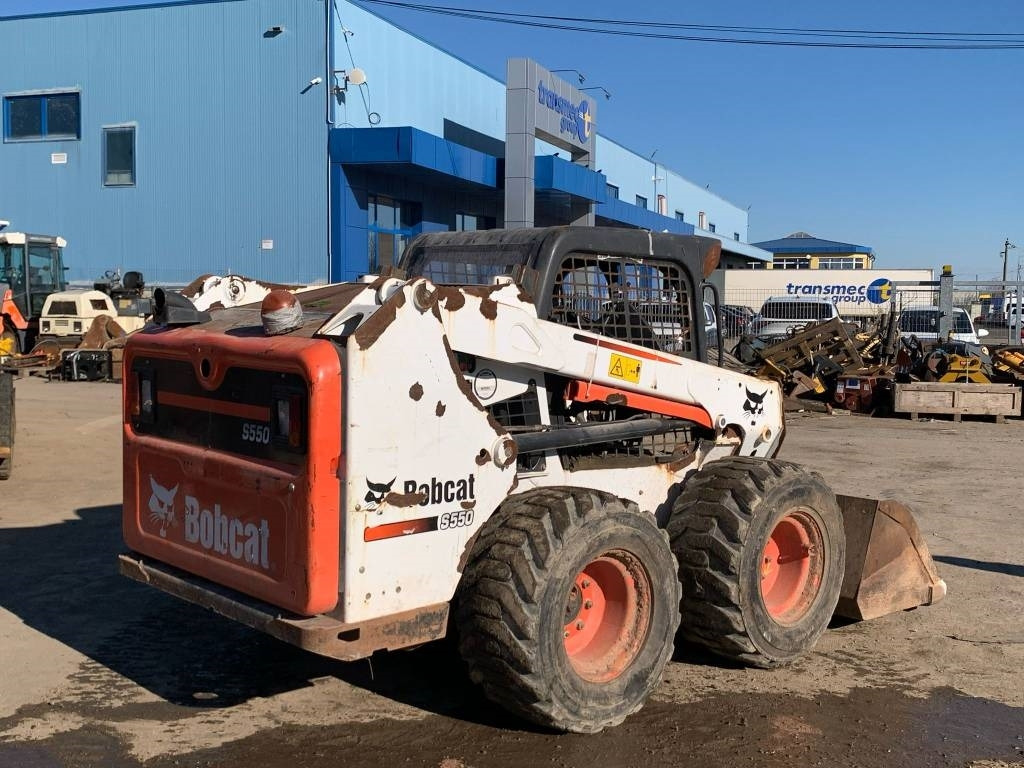 Bobcat S 550 - Мини-погрузчик с бортовым поворотом: фото 3 Bobcat S 550 - Мини-погрузчик с бортовым поворотом: фото 3