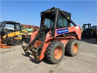 Fiat-Hitachi SL55B - Мини-погрузчик с бортовым поворотом: фото 1 Fiat-Hitachi SL55B - Мини-погрузчик с бортовым поворотом: фото 1