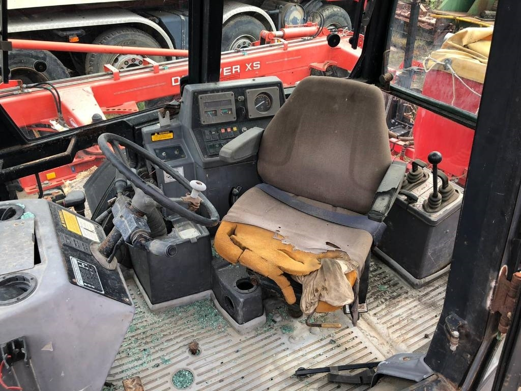 Ford / New Holland For Parts 655C - Экскаватор-погрузчик: фото 3 Ford / New Holland For Parts 655C - Экскаватор-погрузчик: фото 3