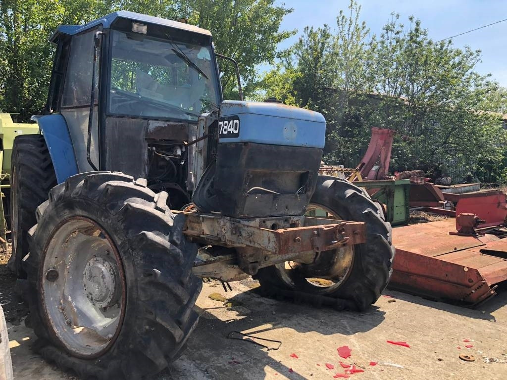 Ford / New Holland For parts 7840 - Трактор: фото 3 Ford / New Holland For parts 7840 - Трактор: фото 3