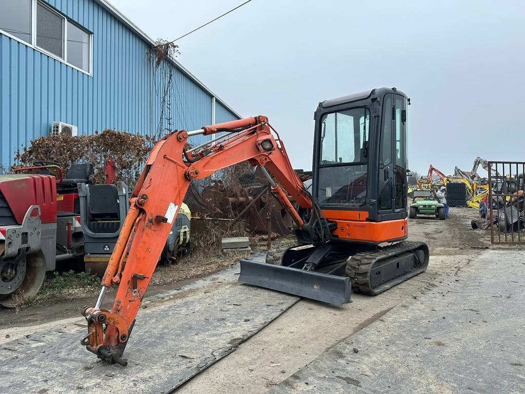 Hitachi ZX 27 U-2 - Мини-экскаватор: фото 1 Hitachi ZX 27 U-2 - Мини-экскаватор: фото 1