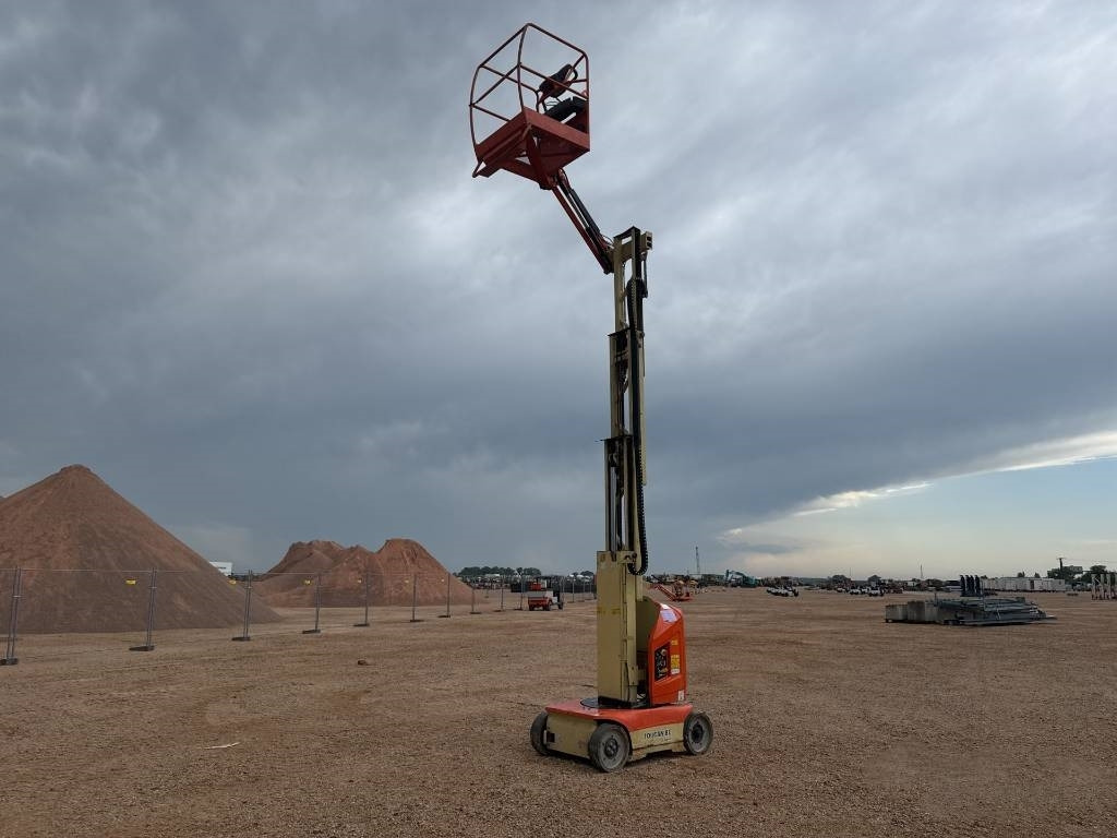 JLG Toucan 8 E - Вертикальный мачтовый подъемник: фото 1 JLG Toucan 8 E - Вертикальный мачтовый подъемник: фото 1