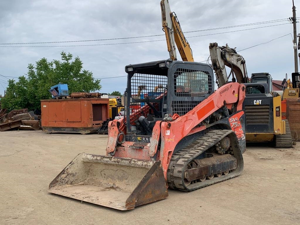 Kubota SVL 75-2 - Мини-погрузчик с бортовым поворотом: фото 1 Kubota SVL 75-2 - Мини-погрузчик с бортовым поворотом: фото 1