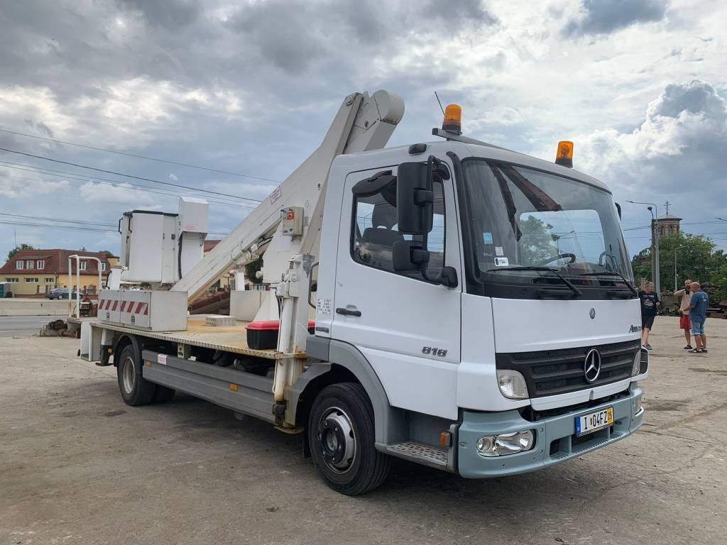 Mercedes-Benz Atego 818 - Грузовик с подъемником: фото 5 Mercedes-Benz Atego 818 - Грузовик с подъемником: фото 5