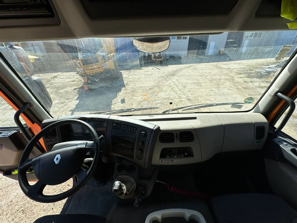 Renault Midlum 220 DCI - Грузовик с закрытым кузовом: фото 3 Renault Midlum 220 DCI - Грузовик с закрытым кузовом: фото 3