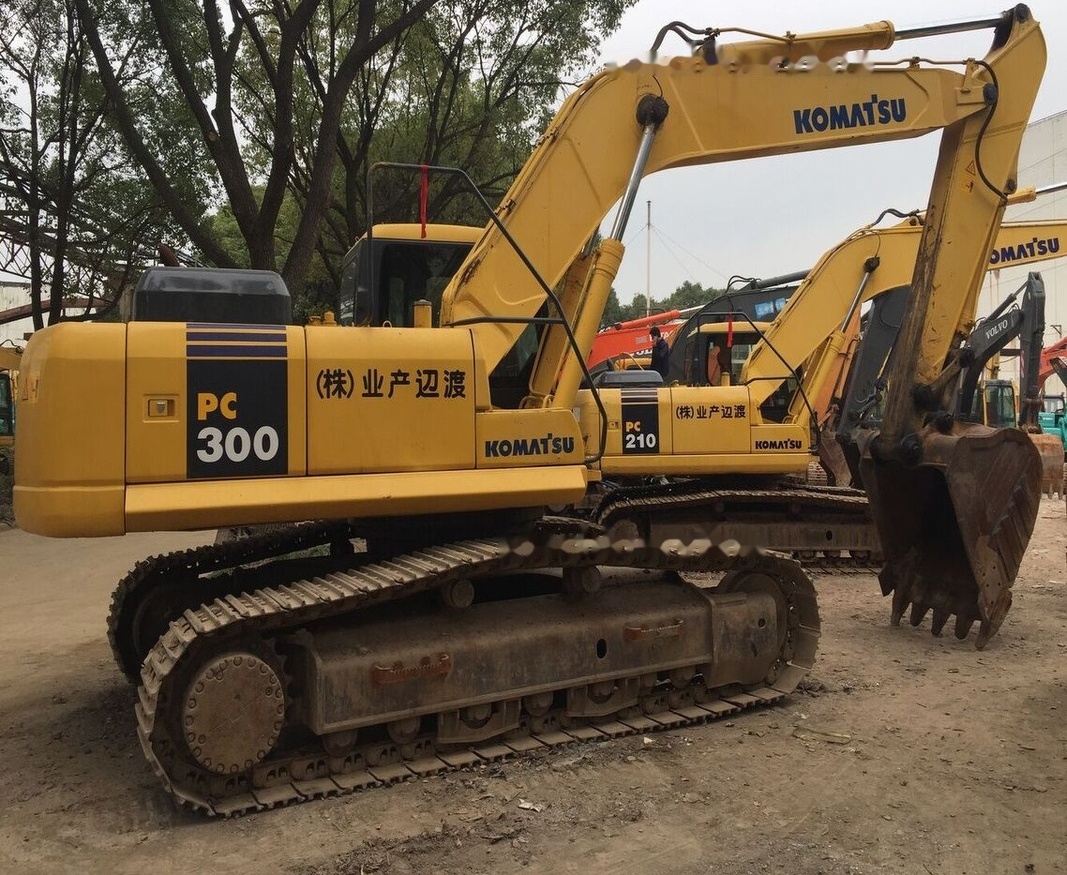 Komatsu PC300-7 - Гусеничный экскаватор: фото 3 Komatsu PC300-7 - Гусеничный экскаватор: фото 3