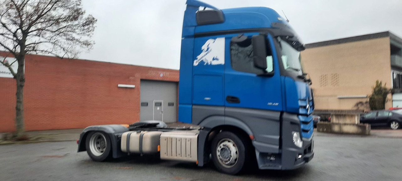 Mercedes-Benz 1845 SZM Actros - Тягач: фото 2 Mercedes-Benz 1845 SZM Actros - Тягач: фото 2