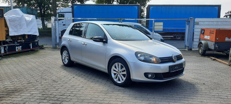 Volkswagen Golf - Легковой автомобиль: фото 1 Volkswagen Golf - Легковой автомобиль: фото 1