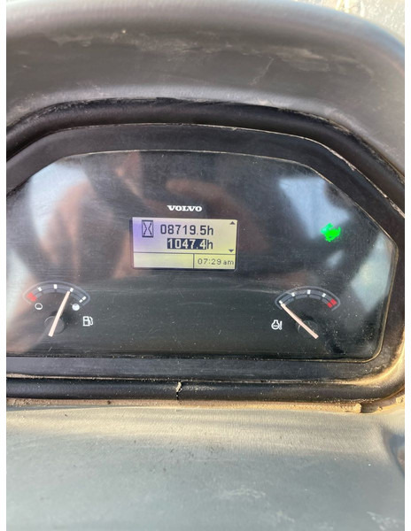 Колёсный погрузчик Volvo L30G: фото 6 Колёсный погрузчик Volvo L30G: фото 6