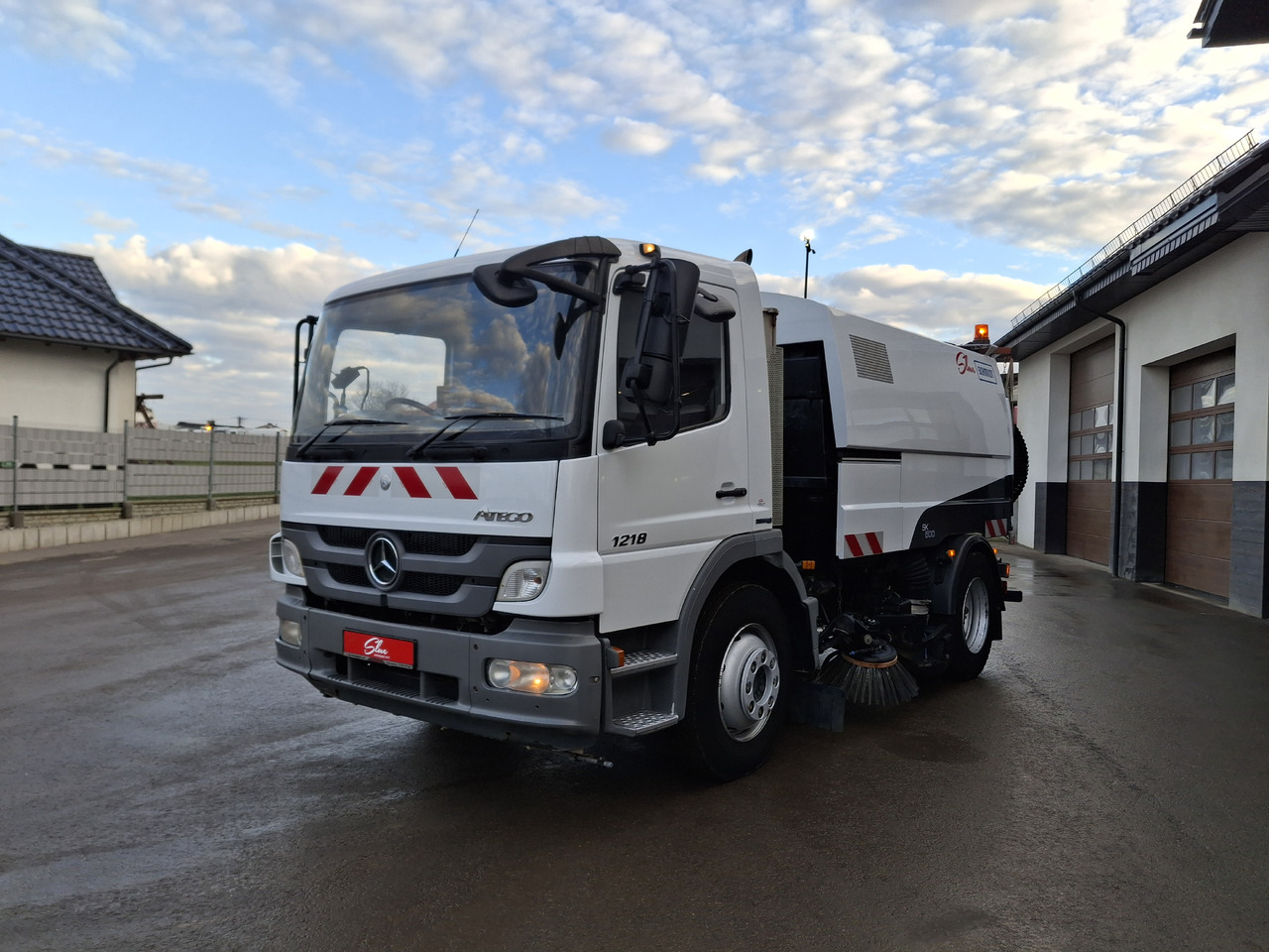 Mercedes-Benz Atego 1218 Zamiatarka Kehrmaschine Schmidt SK500 L/R PM10 - Подметально-уборочная машина: фото 2 Mercedes-Benz Atego 1218 Zamiatarka Kehrmaschine Schmidt SK500 L/R PM10 - Подметально-уборочная машина: фото 2