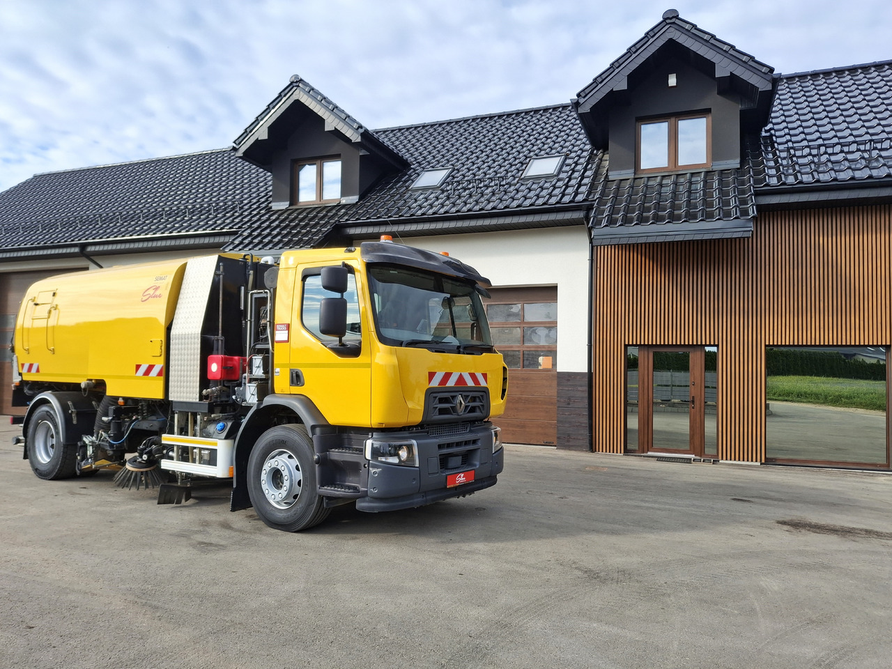 RENAULT C280 SEMAT ZOELLER Zamiatarka Kehrmaschine Euro 6 PM Karcher L/R 2 Motoren 2018r Hochdruckreinigung - Подметально-уборочная машина: фото 1 RENAULT C280 SEMAT ZOELLER Zamiatarka Kehrmaschine Euro 6 PM Karcher L/R 2 Motoren 2018r Hochdruckreinigung - Подметально-уборочная машина: фото 1