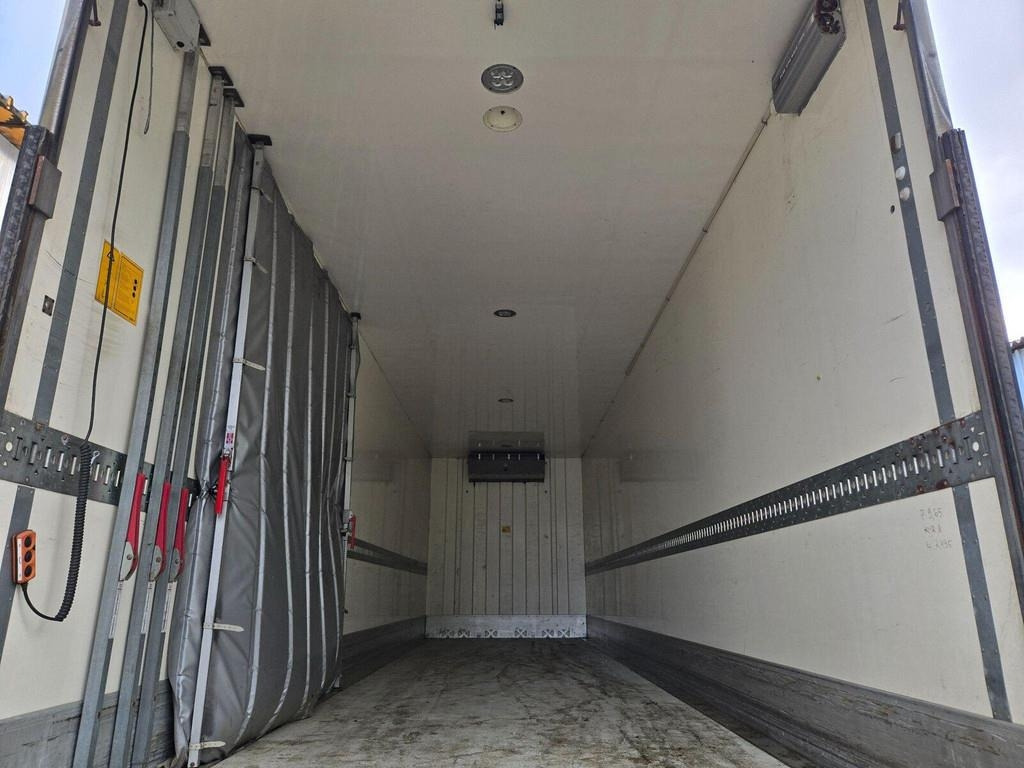 Volvo FH460 6X2 CARRIER 1050 - Рефрижератор: фото 4 Volvo FH460 6X2 CARRIER 1050 - Рефрижератор: фото 4