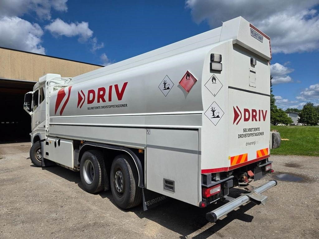 Volvo FH540 6x2 ADR - Грузовик-цистерна: фото 2 Volvo FH540 6x2 ADR - Грузовик-цистерна: фото 2