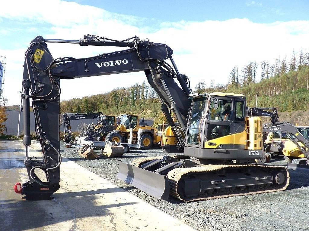 Volvo ECR 235 D - Гусеничный экскаватор: фото 1 Volvo ECR 235 D - Гусеничный экскаватор: фото 1