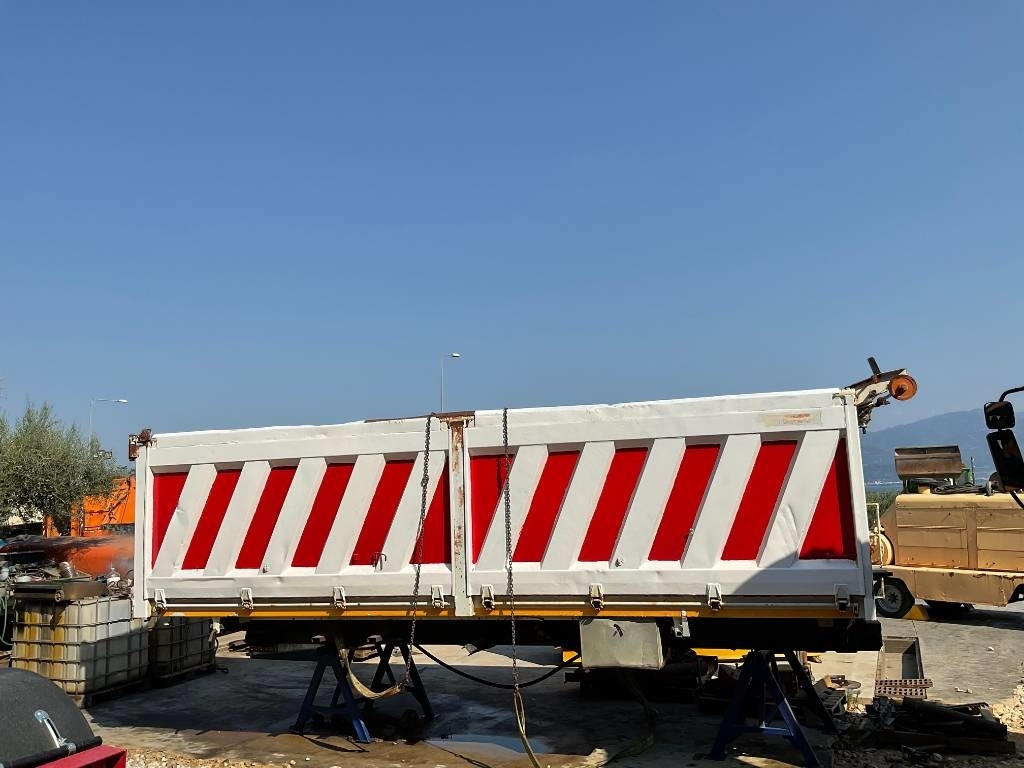 Minerva TIPPER - Самосвальный прицеп: фото 1 Minerva TIPPER - Самосвальный прицеп: фото 1