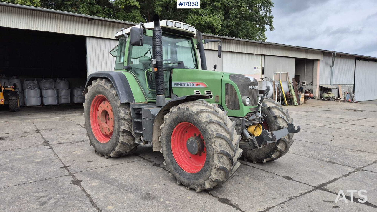 FENDT 820 VARIO TMS agricultural tractor (2011) - Трактор: фото 1 FENDT 820 VARIO TMS agricultural tractor (2011) - Трактор: фото 1
