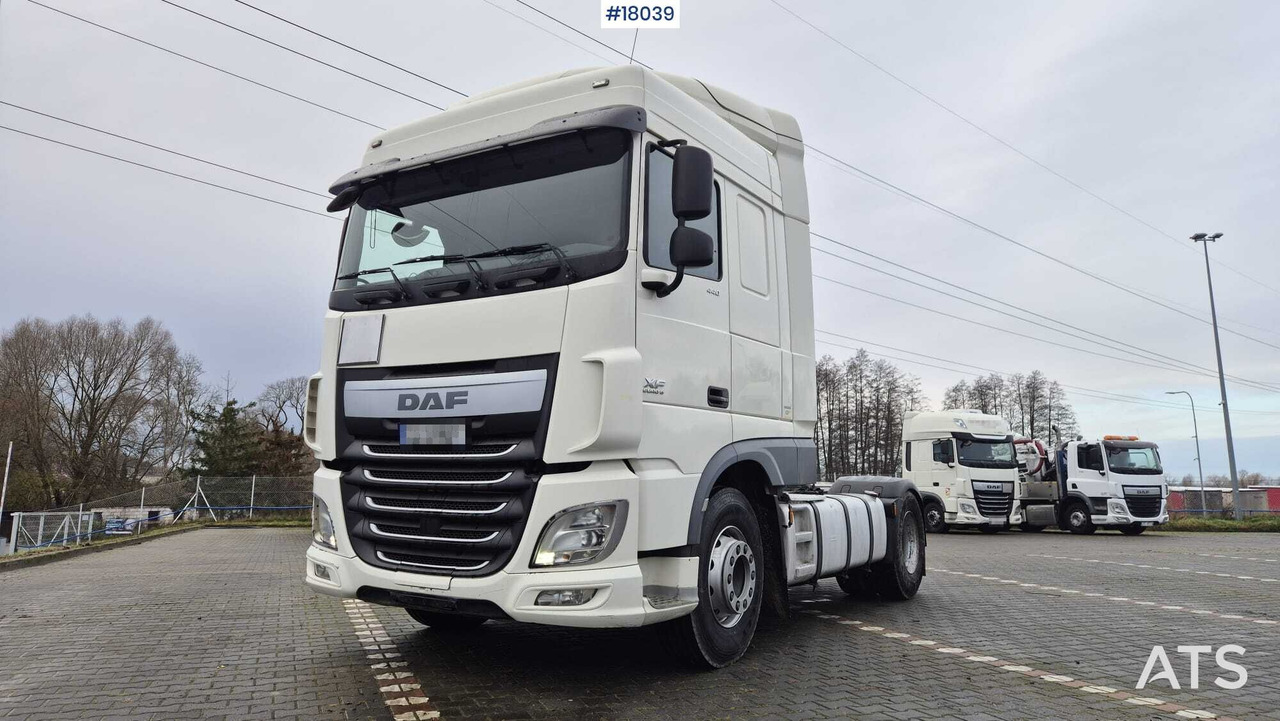 DAF XF 440 FT tractor unit (2017) Tipping hydraulics. - Тягач: фото 2 DAF XF 440 FT tractor unit (2017) Tipping hydraulics. - Тягач: фото 2
