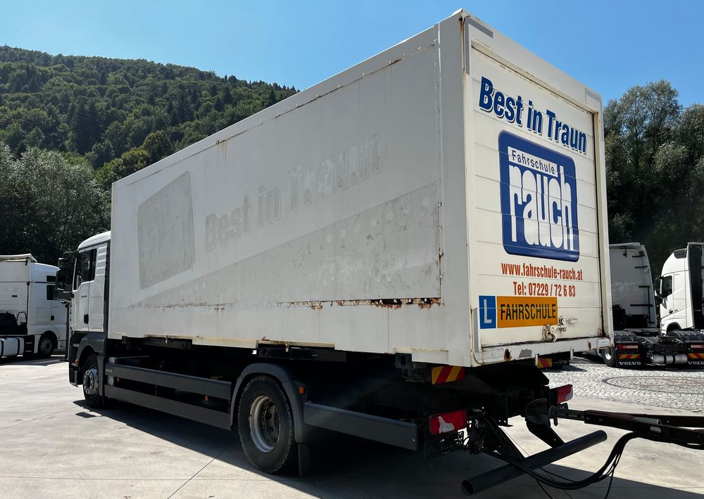 MAN TGA 18.350 6x2 D20 // BDF // Niski Przebieg // + Przyczepa Schmitz BDF // - Грузовик-шасси: фото 4 MAN TGA 18.350 6x2 D20 // BDF // Niski Przebieg // + Przyczepa Schmitz BDF // - Грузовик-шасси: фото 4