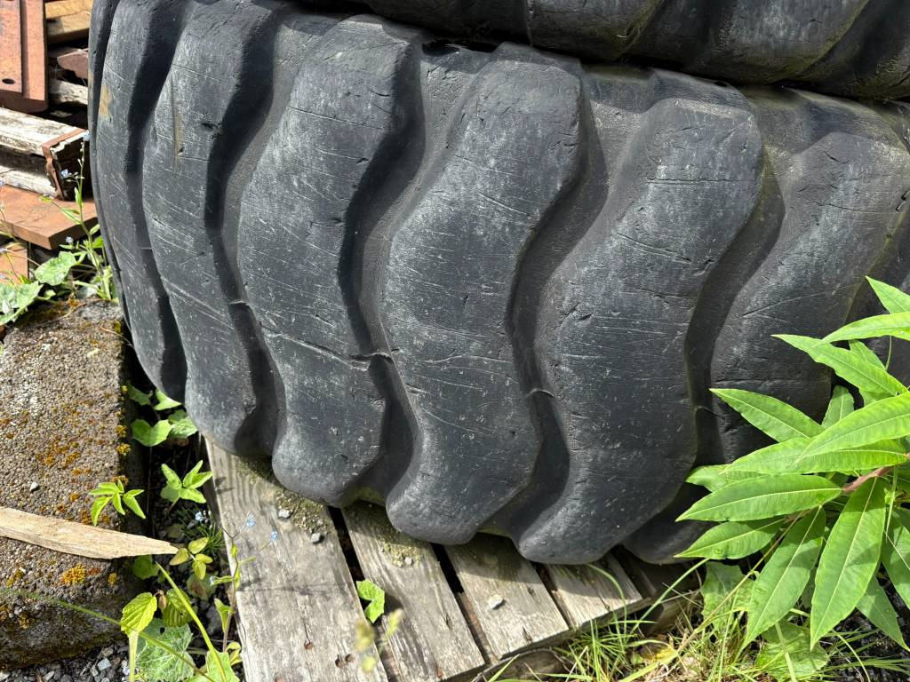 Goodyear 23,5R25 - Шина: фото 3 Goodyear 23,5R25 - Шина: фото 3