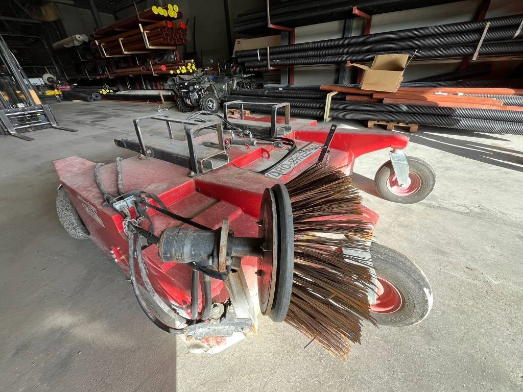 Westbjorn Hydro-Sweeper 2000 SSH - Щетка: фото 5 Westbjorn Hydro-Sweeper 2000 SSH - Щетка: фото 5