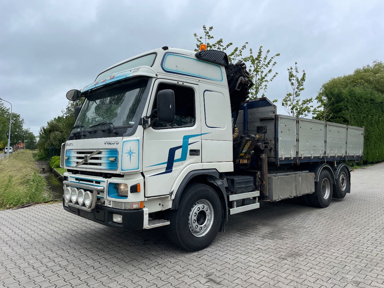 Volvo FM 7 310hp with Palfinger PK21000 with remote and tipper - Самосвал, Автоманипулятор: фото 2 Volvo FM 7 310hp with Palfinger PK21000 with remote and tipper - Самосвал, Автоманипулятор: фото 2