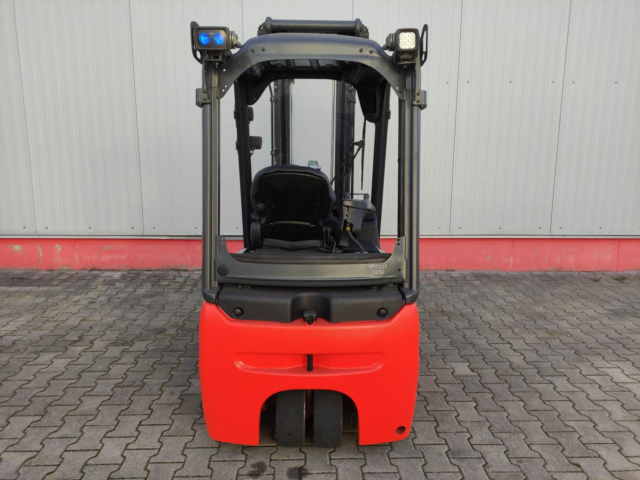Linde E18-02-386 (LACK NEU) - Электропогрузчик: фото 4 Linde E18-02-386 (LACK NEU) - Электропогрузчик: фото 4