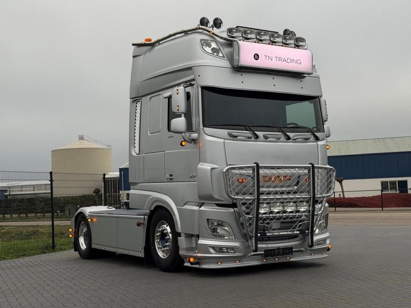 DAF XF 530 FT VOLLUCHT, SHOWTRUCK, RETARDER, LEER, PTO/HYDRAULIEK. - Тягач: фото 1 DAF XF 530 FT VOLLUCHT, SHOWTRUCK, RETARDER, LEER, PTO/HYDRAULIEK. - Тягач: фото 1