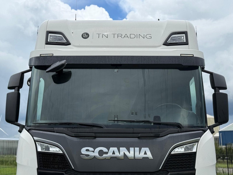 Scania R520A6X2/4NB SMART TACHO 2, 6X2/4, LEATHER, RETARDER, 2X TANK, TOP. - Тягач: фото 5 Scania R520A6X2/4NB SMART TACHO 2, 6X2/4, LEATHER, RETARDER, 2X TANK, TOP. - Тягач: фото 5